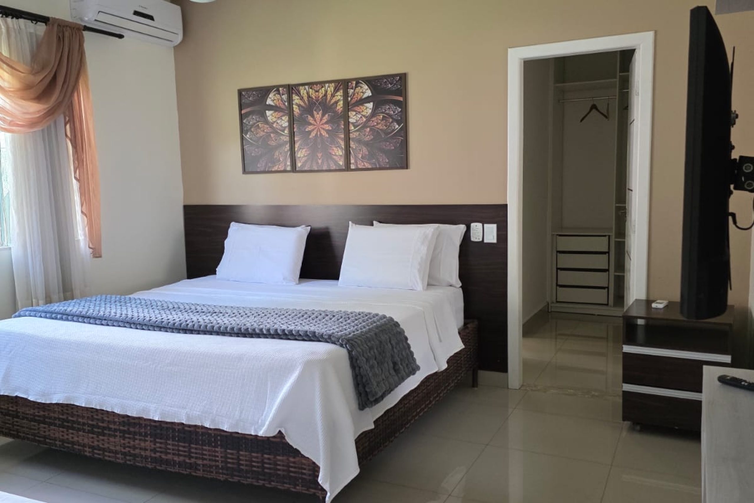 Quarto Suite Master